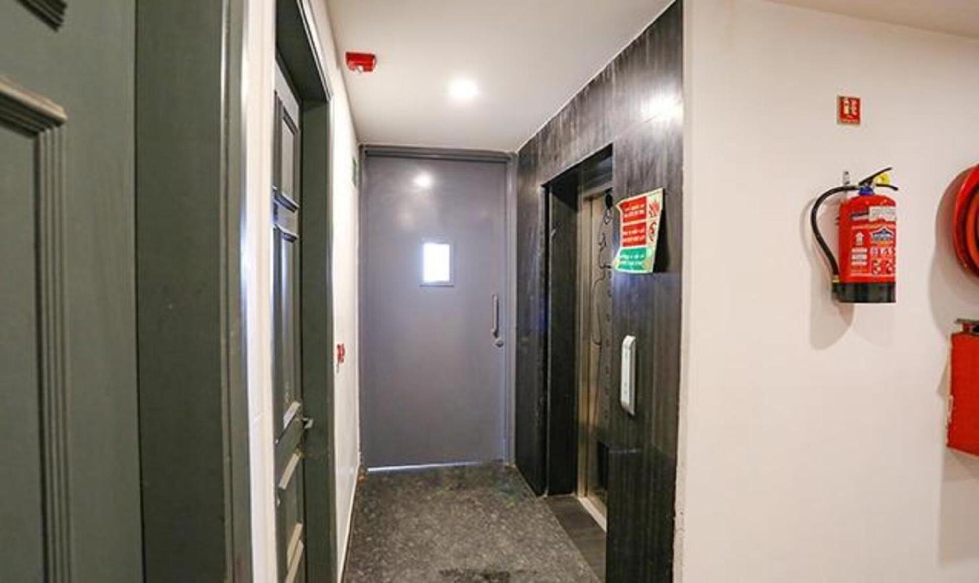 Fabhotel Urban Residency Model Town Yeni Delhi Dış mekan fotoğraf