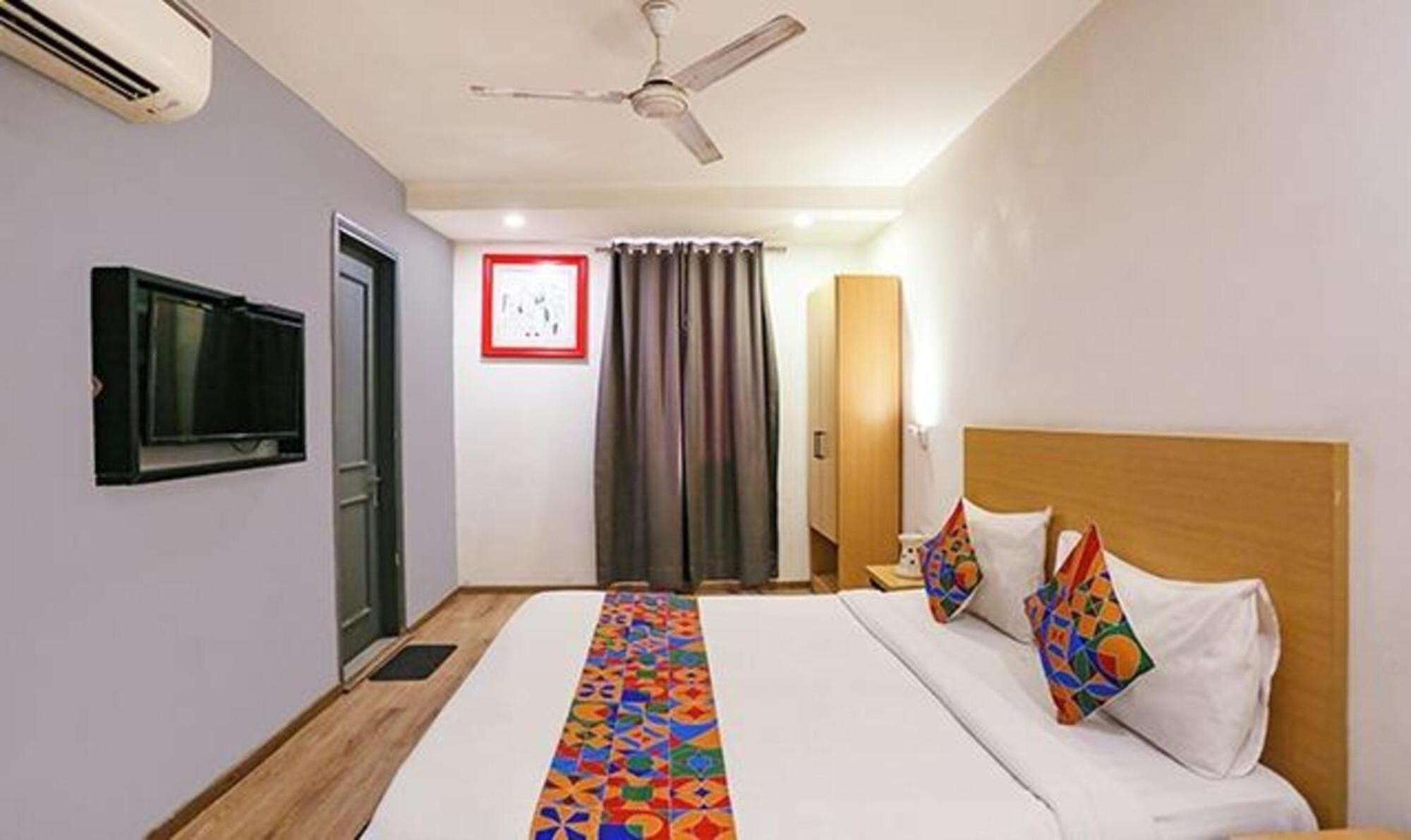 Fabhotel Urban Residency Model Town Yeni Delhi Dış mekan fotoğraf