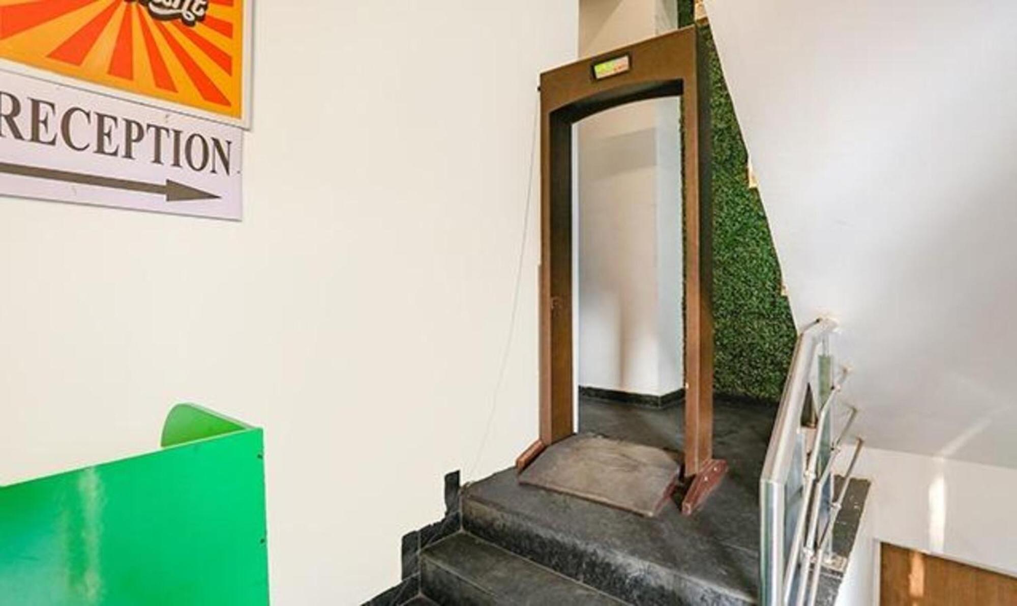 Fabhotel Urban Residency Model Town Yeni Delhi Dış mekan fotoğraf