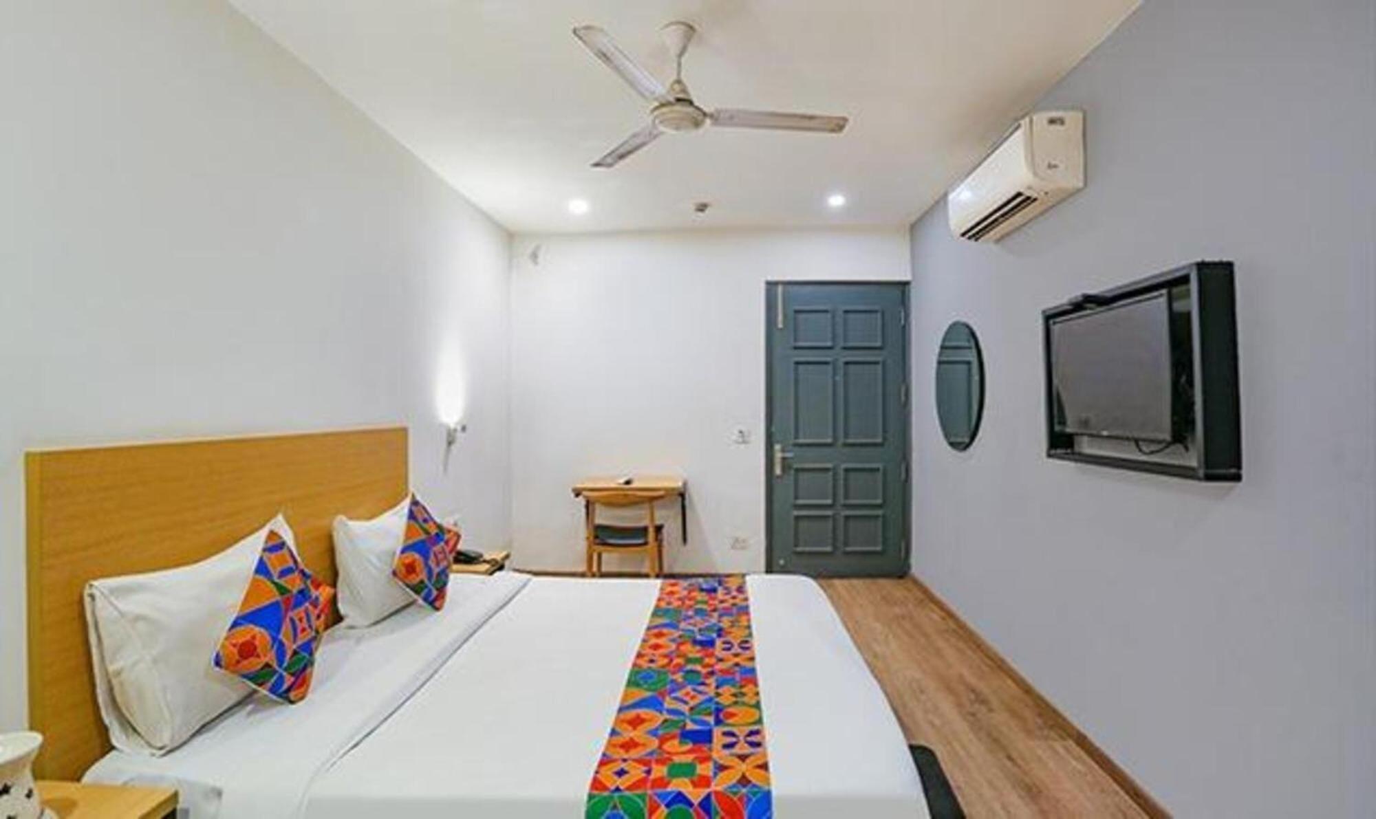 Fabhotel Urban Residency Model Town Yeni Delhi Dış mekan fotoğraf